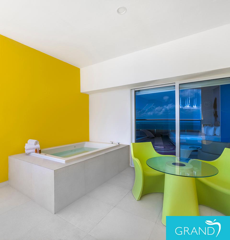 Couple’s Clothing-Optional Oceanfront Jacuzzi Tower Suite  Temptation Cancun Resort Cancún Couple’s Clothing-Optional Oceanfront Jacuzzi Tower Suite  Temptation Cancun Resort Cancún